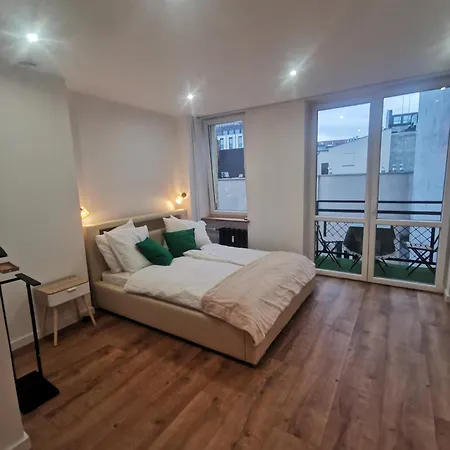 Galeria 3 Lustra קטוביץ